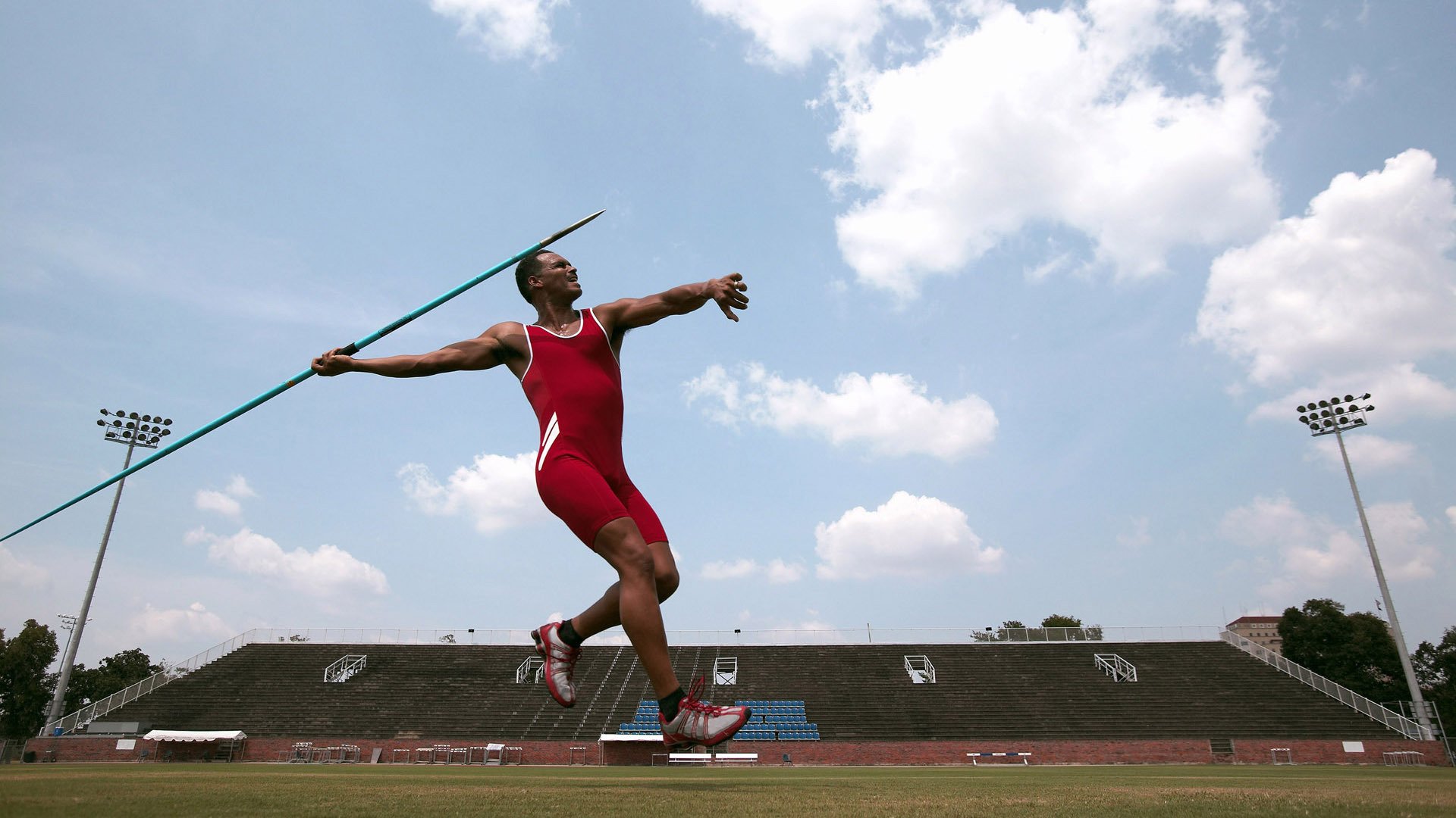 最萌球迷：他们的应援姿势火遍网络，篮球应援